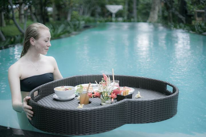 Dining 57 of 75