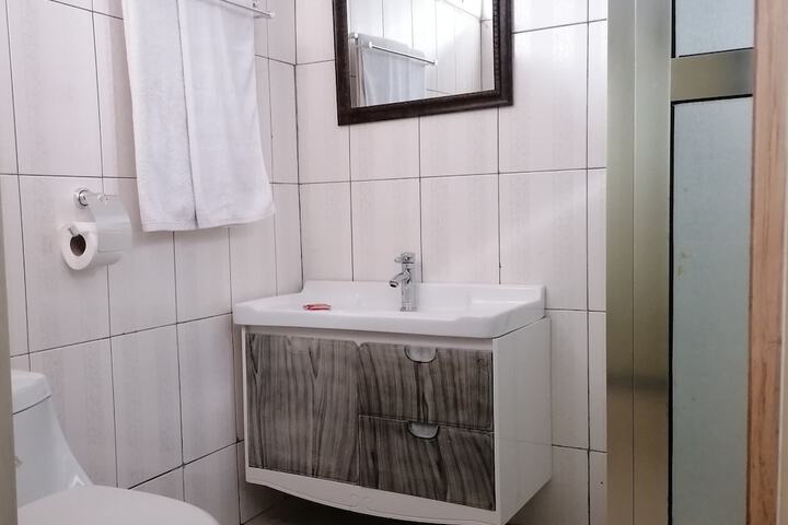 Room 12 of 25