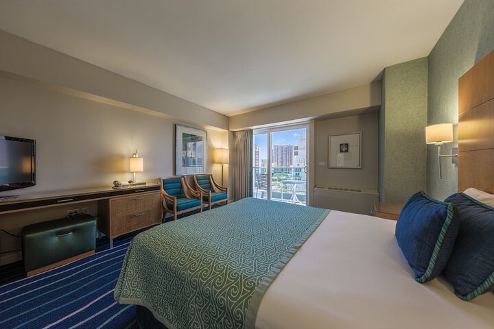 Room 34 of 213