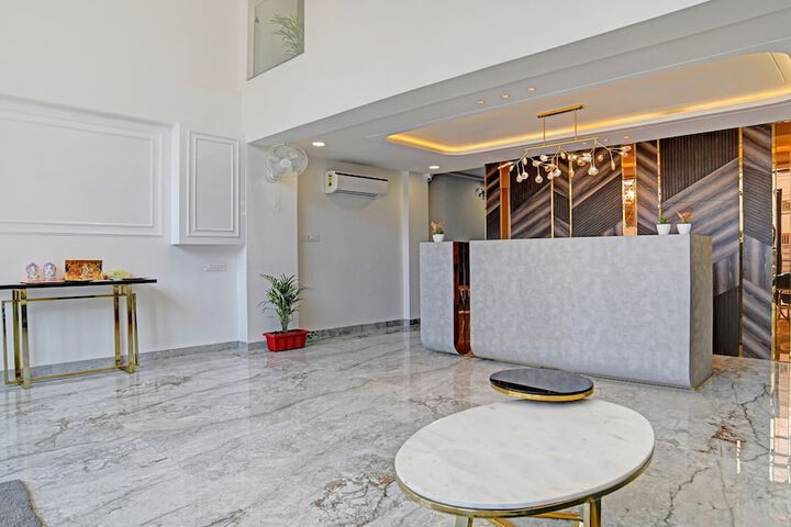 Hotel Interior 6 of 28