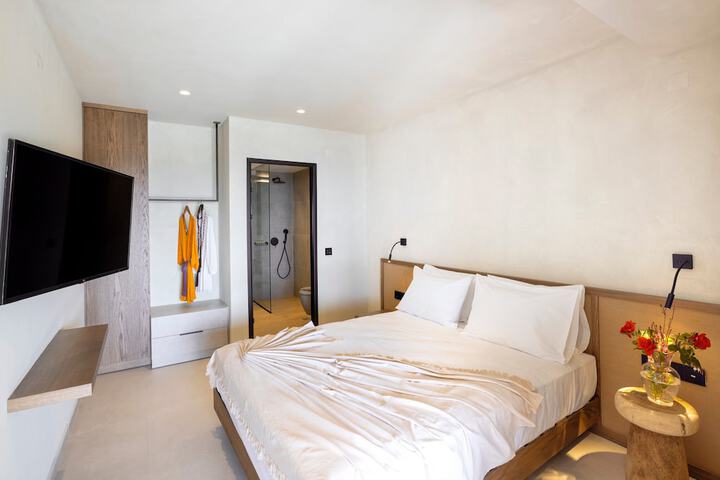 Room 2 of 22