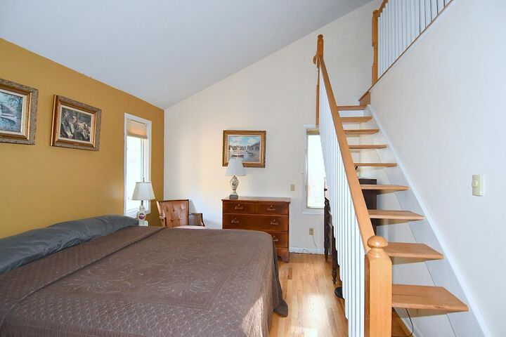Room 4 of 38