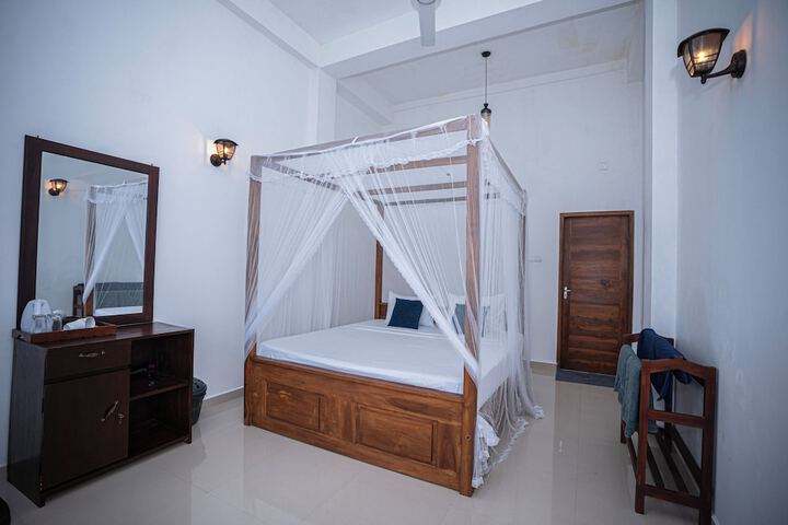 Room 12 of 52