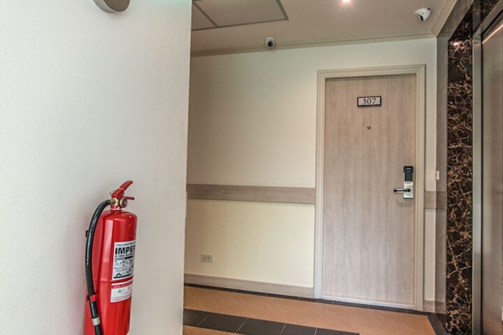 Ballroom/Hall 49 of 64