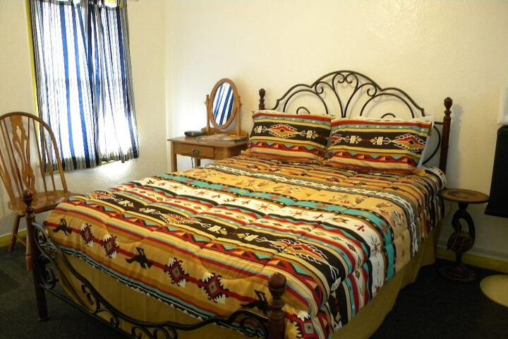 Room 7 of 12