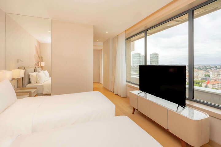 Room 28 of 117