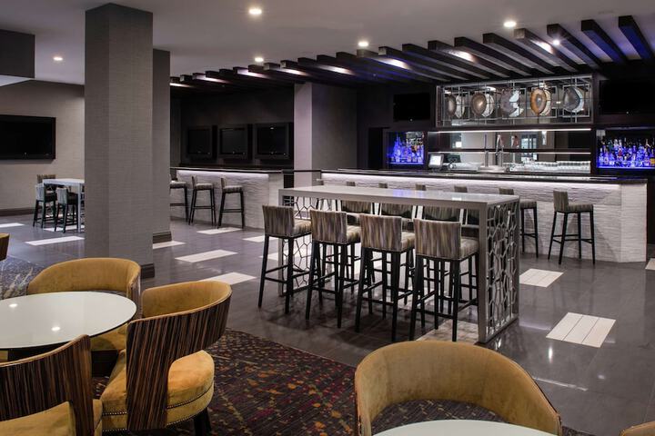 Lounge 55 of 65