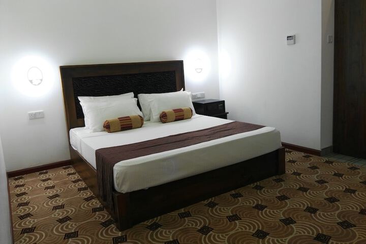 Room 3 of 12