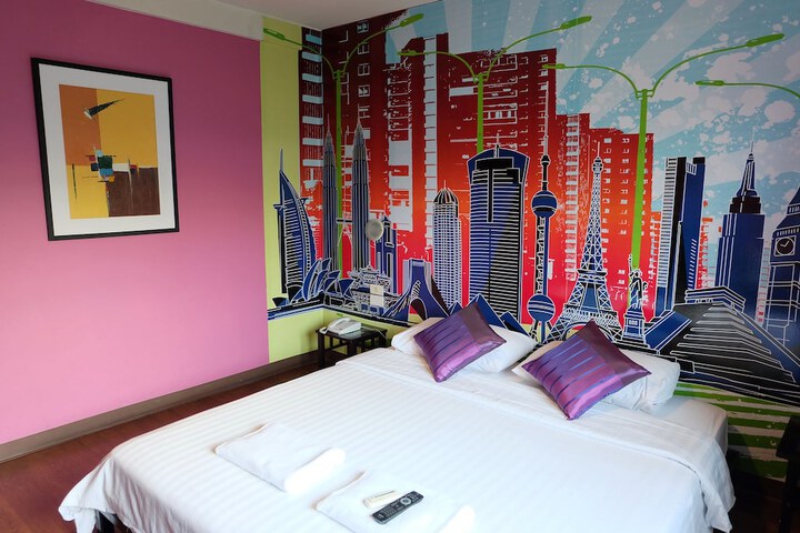 Room 42 of 130