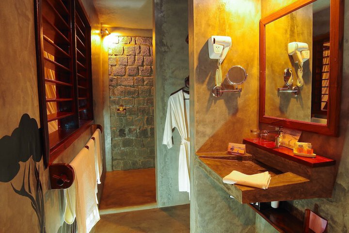 Room 9 of 26