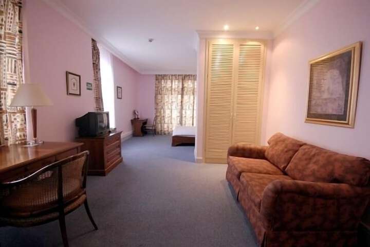 Room 10 of 15