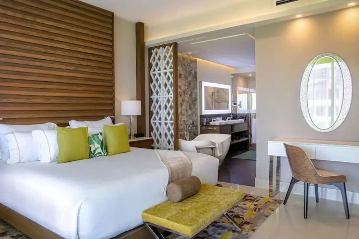 Room 2 of 26