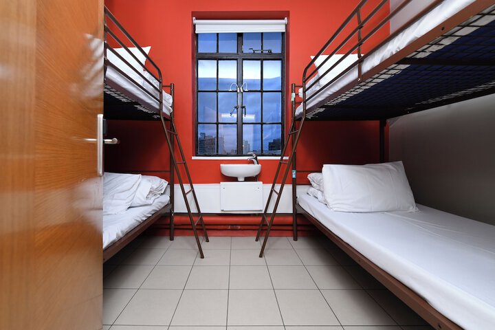 Room 44 of 98