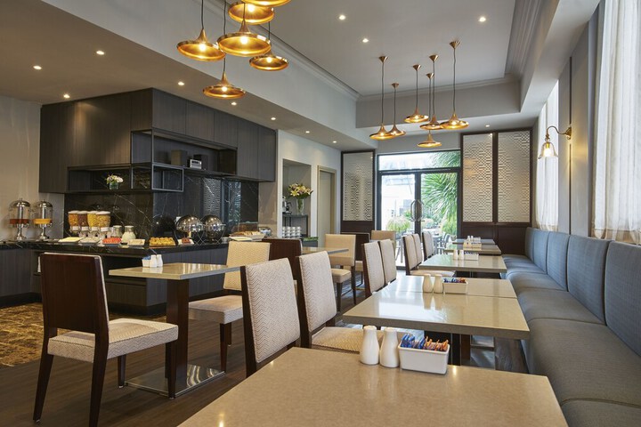 Breakfast area