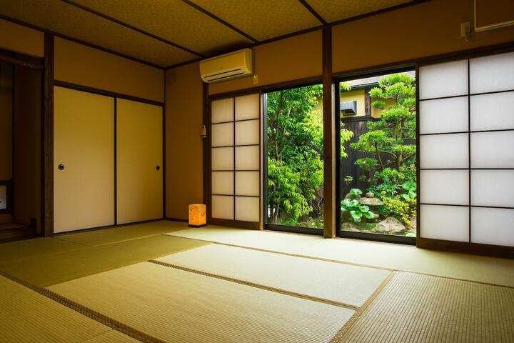 Room 7 of 49