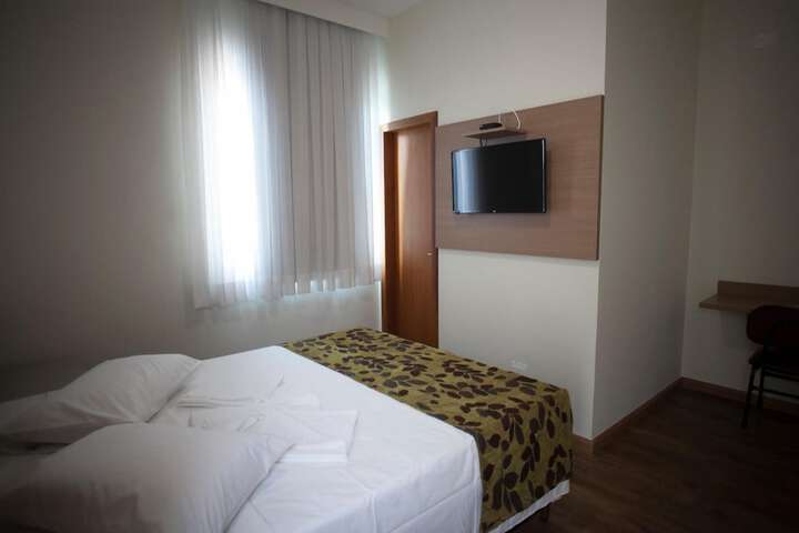 Room 10 of 35
