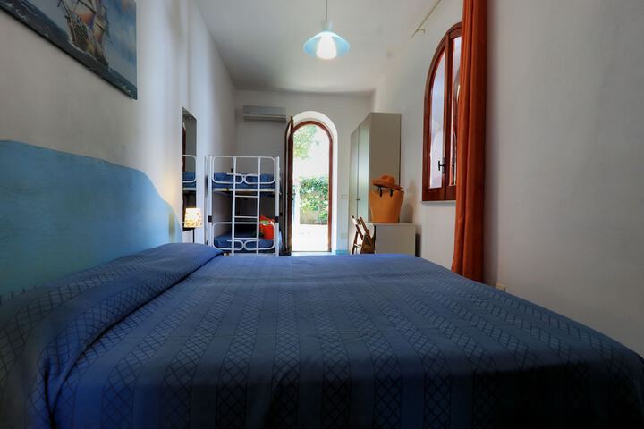 Room 12 of 68