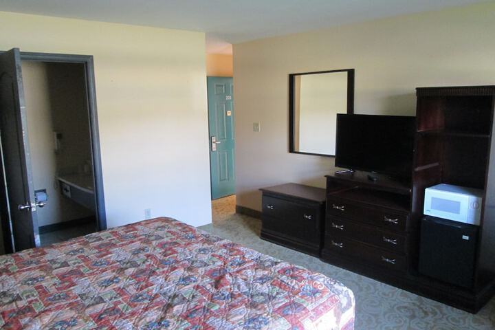 Room 8 of 19