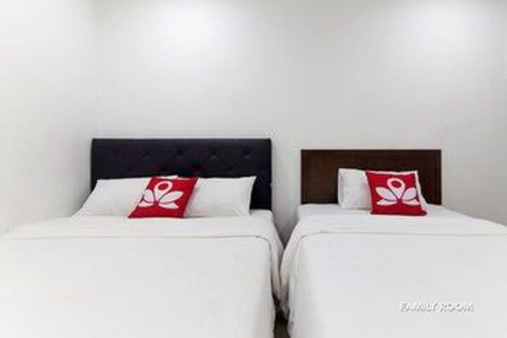 Zen Rooms Charlies Budget Hotel