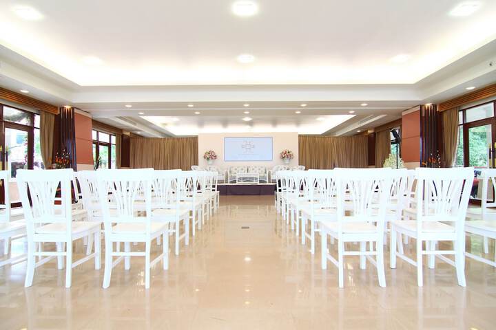 Ballroom/Hall 25 of 37