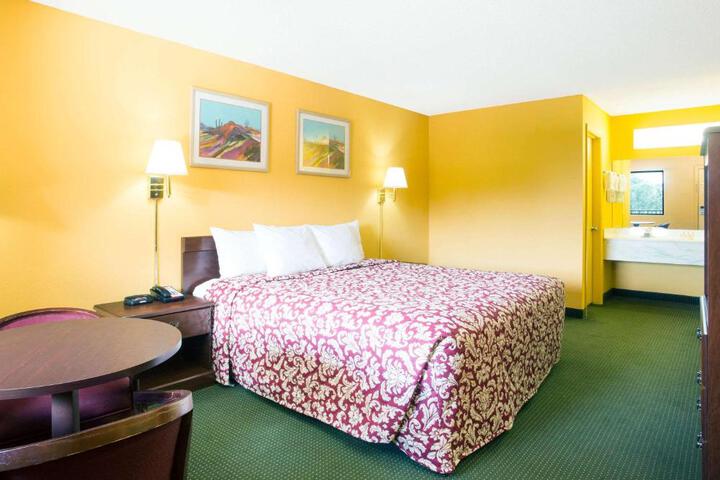 1 King Bed Accessible (5 of 13)