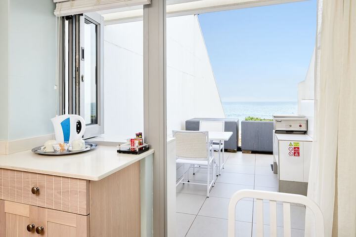 Room 52 of 191