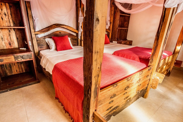Room 5 of 28