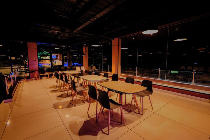 Dining 72 of 94