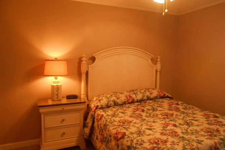 Room 2 of 16