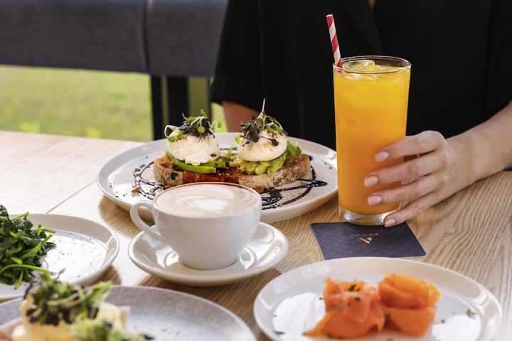Breakfast/Coffee Service 74 of 125