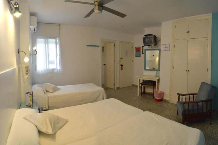 Room 22 of 48