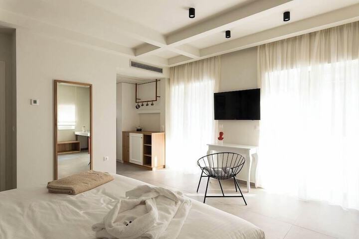 Room 6 of 45
