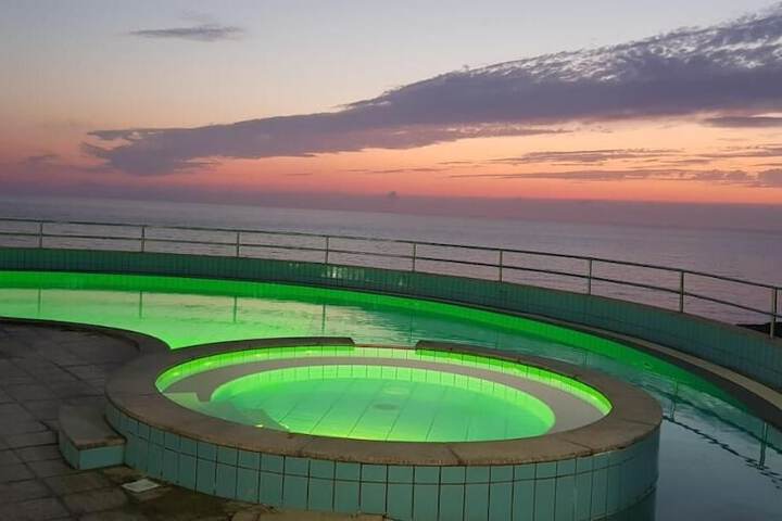 Pool 43 of 102