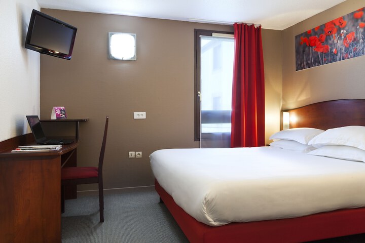 Room 5 of 28