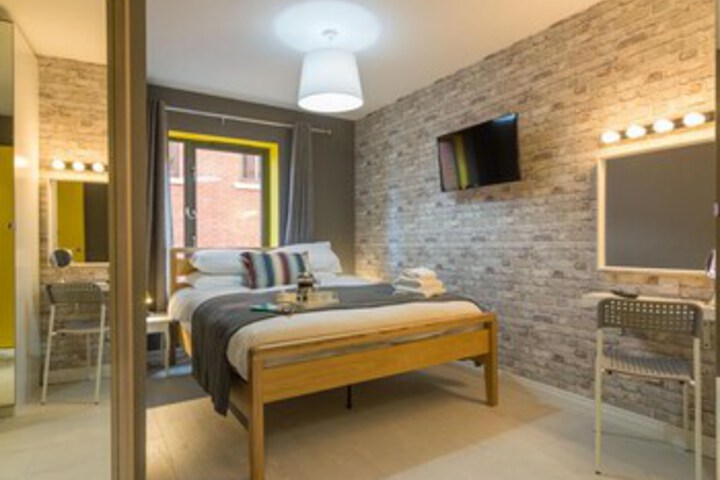 Room 40 of 51