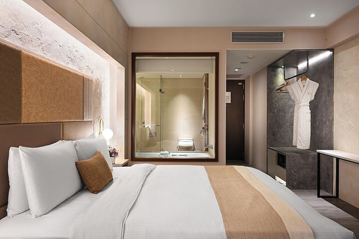 Room 40 of 94