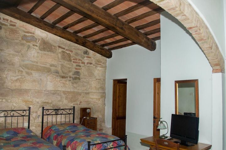 Room 9 of 42