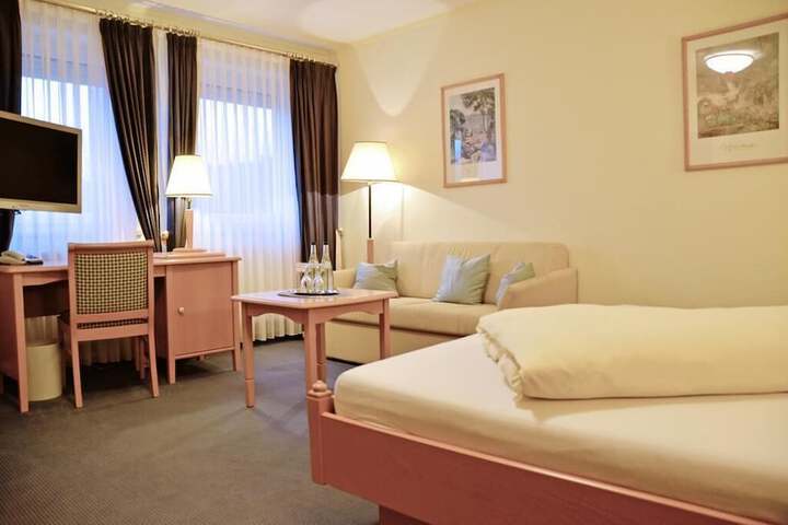 Room 6 of 26