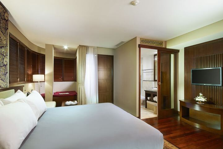 Room 5 of 48