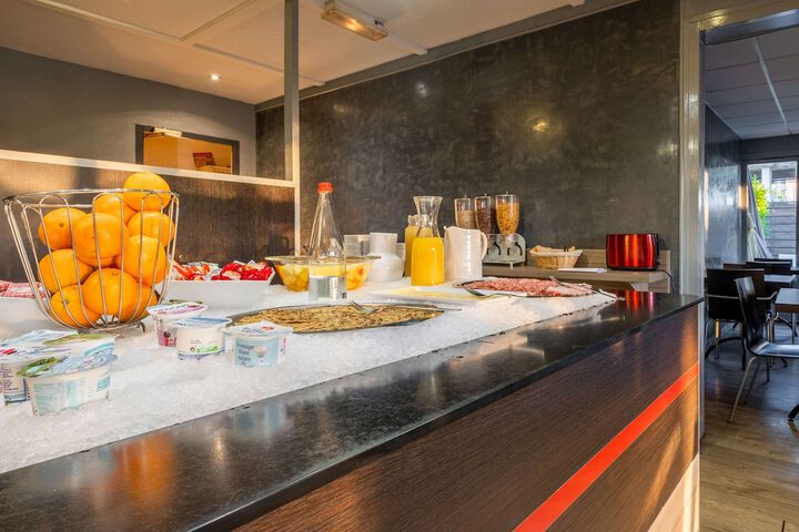 Breakfast/Coffee Service 19 of 38