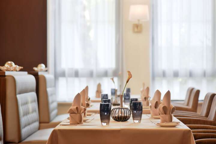 Dining 49 of 78