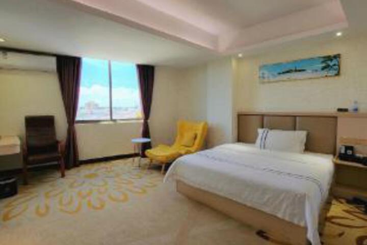 Room 6 of 7