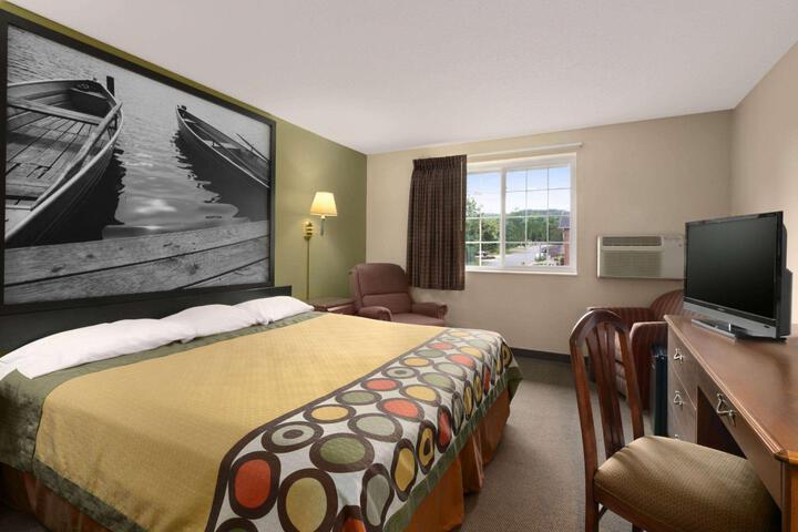 1 King Bed (3 of 4)