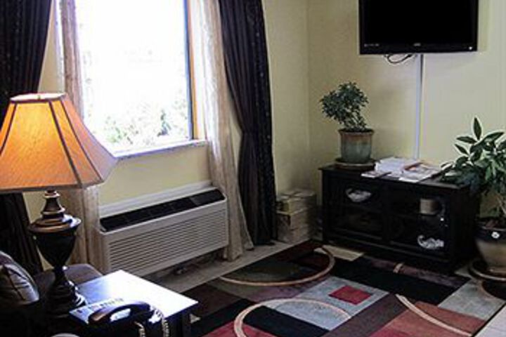 Room 8 of 16