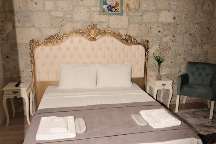 Room 25 of 132