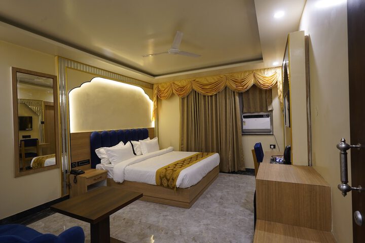 Room 8 of 26