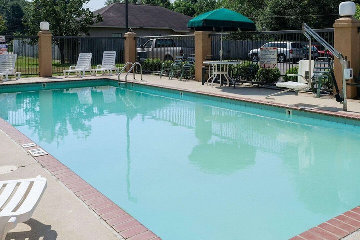 Hotel Pool