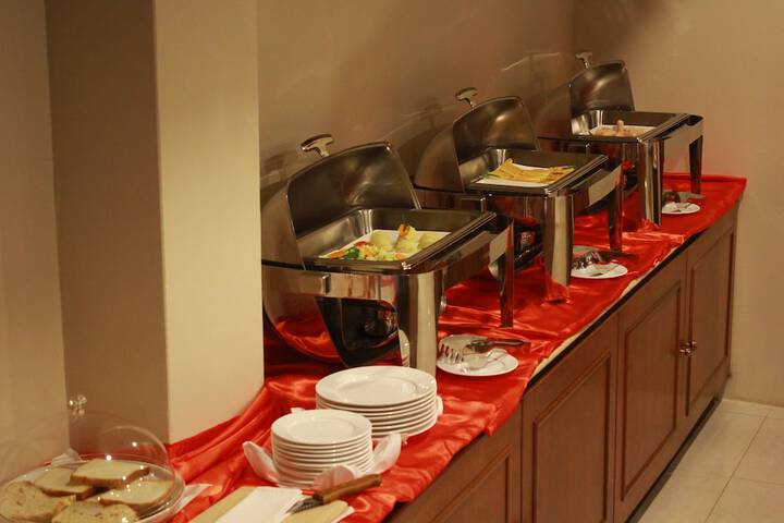 Dining 36 of 45