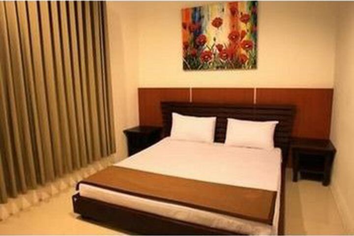 Room 8 of 20