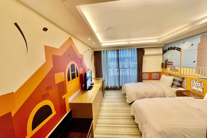 Room 8 of 30